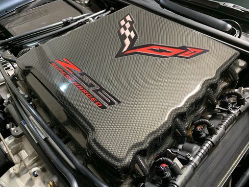 Used 2019 Chevrolet Corvette Z06 RWD image 12