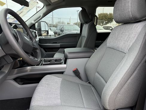 New 2026 Ford F350 XLT image 41