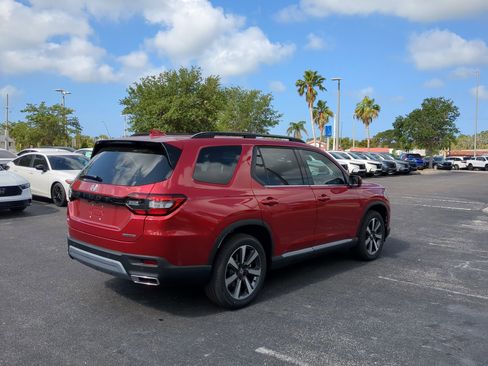 New 2025 Honda Pilot Touring image 6