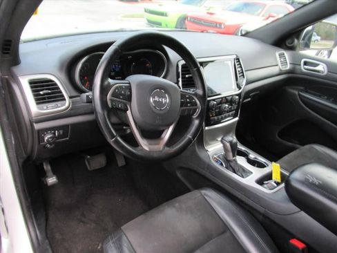 Used 2021 Jeep Grand Cherokee Laredo X image 14