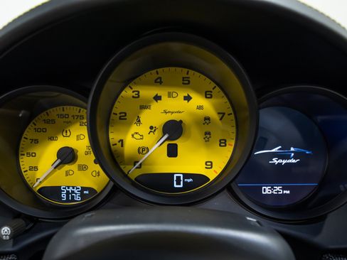 Used 2022 Porsche 718 Boxster Spyder RWD image 52