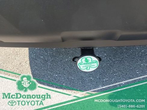 Used 2021 Toyota RAV4 XLE w/ Convenience Package AWD/4WD image 17