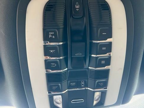 Used 2019 Porsche Macan S AWD/4WD image 26