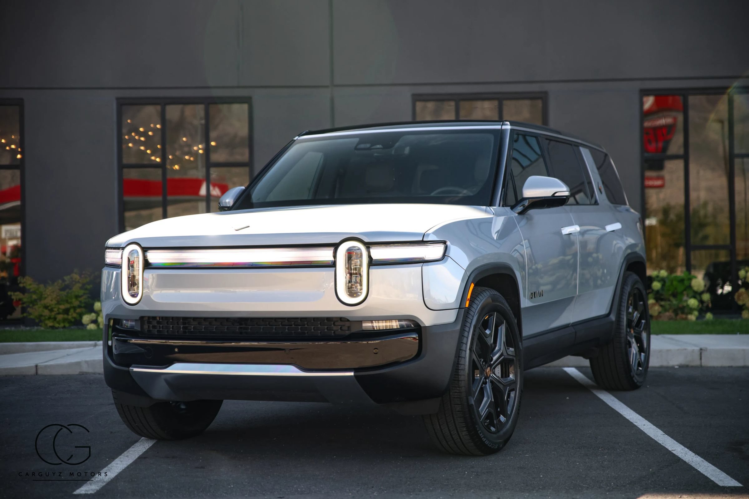 Used 2026 Rivian R1S Adventure Dual AWD/4WD image 2