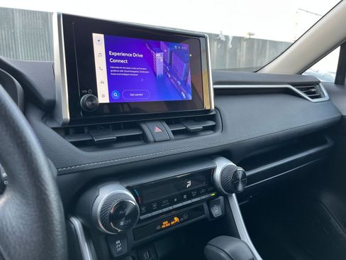 Used 2025 Toyota RAV4 XLE image 21