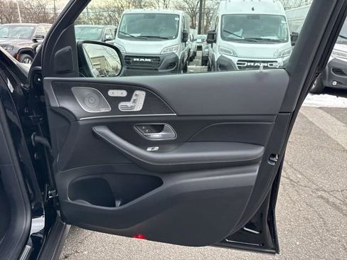 Used 2025 Mercedes-Benz GLE 450e 4MATIC w/ Winter Package image 29