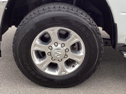 Used 2024 RAM 2500 Big Horn AWD/4WD image 10