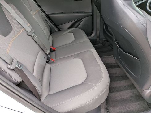 Used 2025 Kia Niro LX FWD image 29