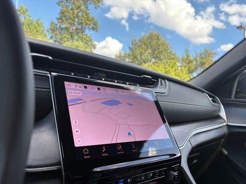 New 2025 Jeep Grand Cherokee Limited w/ Luxury Tech Group II image 29