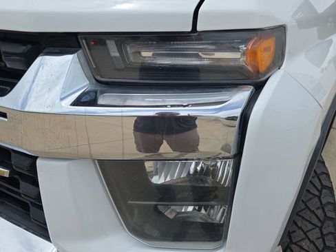 Used 2023 Chevrolet Silverado 2500 LT AWD/4WD image 30