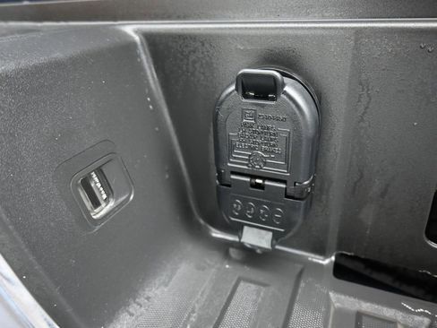 Used 2018 GMC Sierra 1500 SLE w/ SLE Value Package image 44