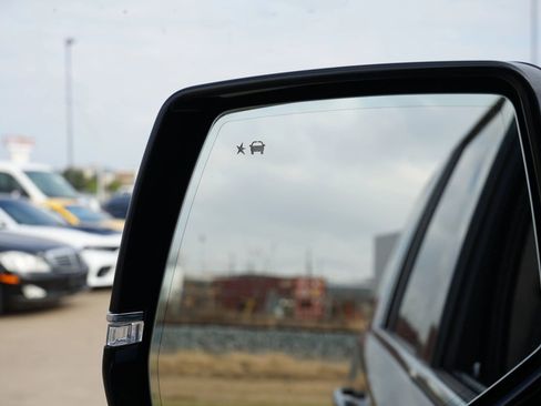 Used 2016 Cadillac Escalade Luxury image 20