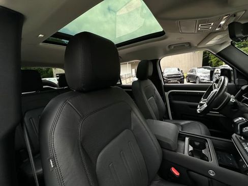 Used 2022 Land Rover Defender 110 S image 42