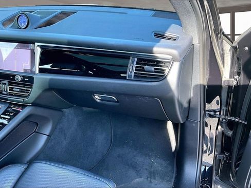 Used 2023 Porsche Macan Turbo image 26