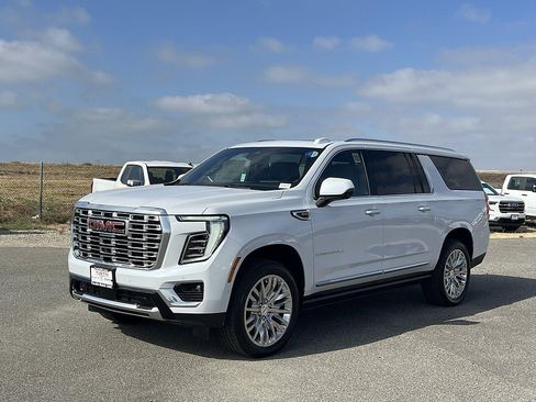 New 2026 GMC Yukon XL Denali w/ Denali Reserve Package RWD image 7