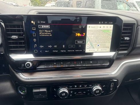 Used 2025 GMC Sierra 1500 SLT image 31