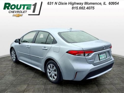 Used 2021 Toyota Corolla LE FWD image 3