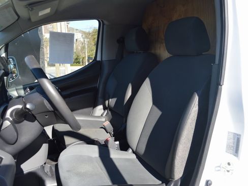 Used 2019 Nissan NV200 SV w/ Navigation Package image 6