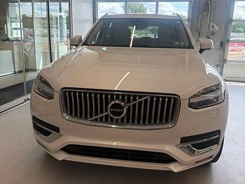 Used 2023 Volvo XC90 B6 Plus AWD/4WD image 2