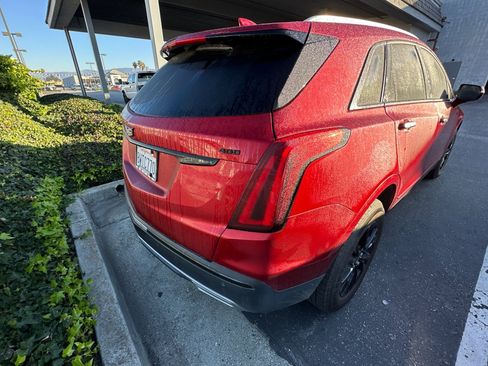 Used 2021 Cadillac XT5 Premium Luxury image 4