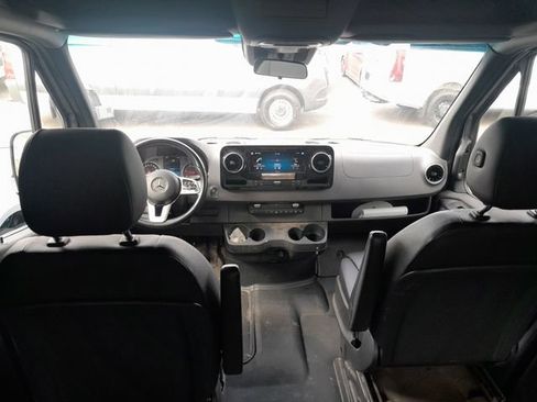 Used 2023 Mercedes-Benz Sprinter 2500 image 13