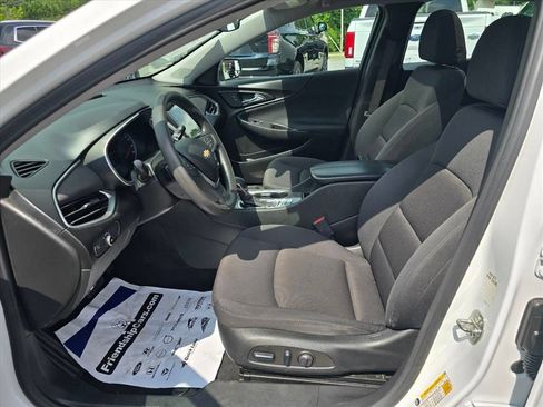 Used 2023 Chevrolet Malibu LT FWD image 9