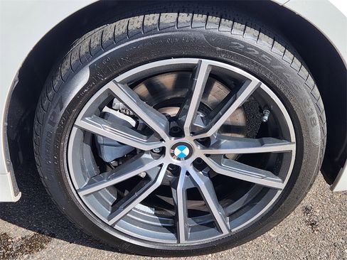 Used 2022 BMW 330i xDrive Sedan w/ Premium Package image 9