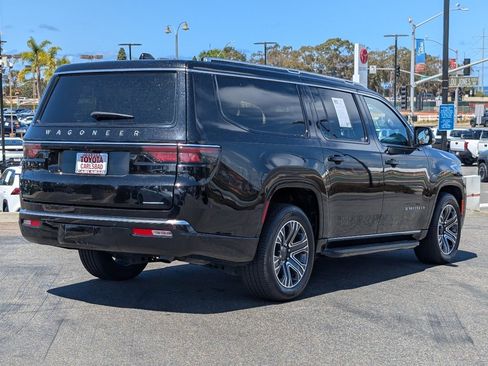 Used 2024 Jeep Wagoneer L Series II w/ Flexible Seating Group AWD/4WD image 14