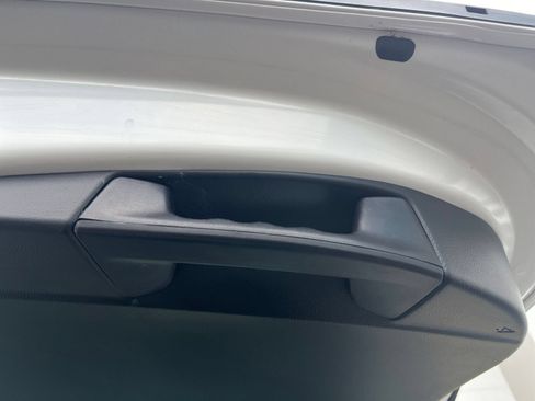 Used 2025 Toyota RAV4 LE AWD/4WD image 24
