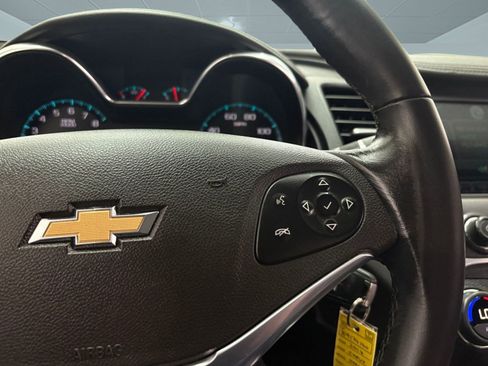 Used 2014 Chevrolet Impala LT w/ Convenience Package image 14