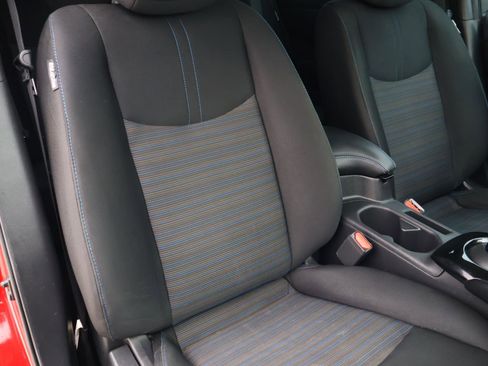 Used 2022 Nissan Leaf SV image 16