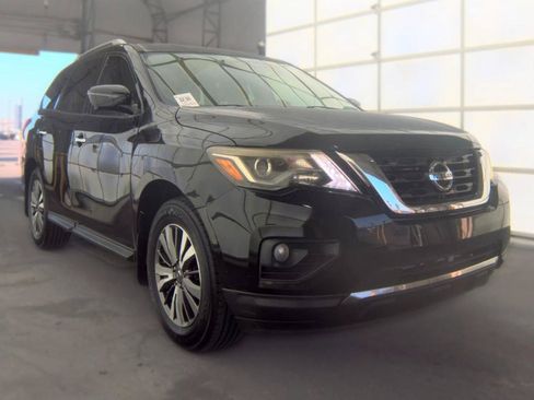 Used 2017 Nissan Pathfinder SL FWD image 3