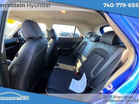 Used 2023 Hyundai Venue Limited image 22