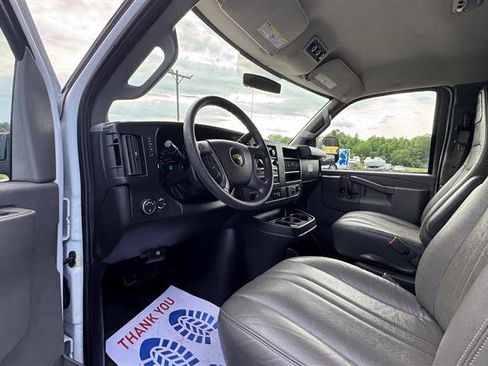 Used 2017 Chevrolet Express 3500 LS RWD image 35