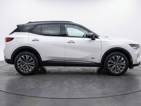 Used 2024 Buick Envision Preferred image 11