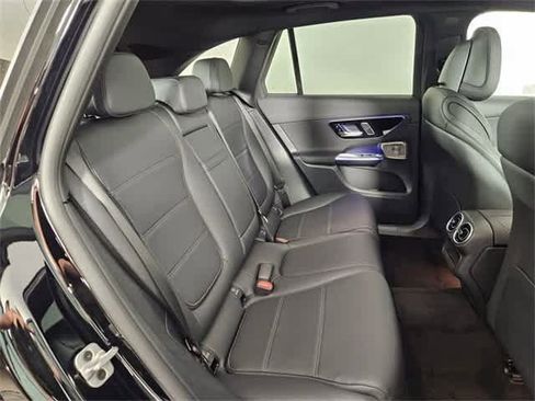 Used 2025 Mercedes-Benz GLC 300 4MATIC image 46