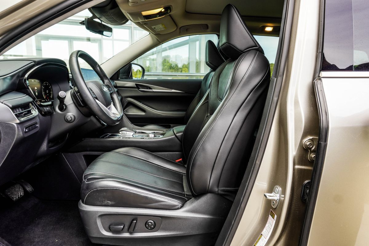 Certified 2023 INFINITI QX60 Luxe w/ Cargo Package AWD/4WD image 35