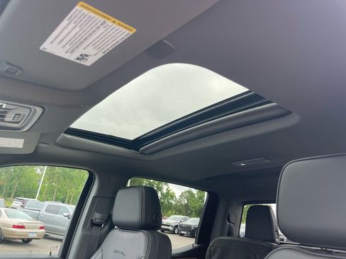 Used 2024 GMC Sierra 1500 Denali w/ Denali Reserve Package image 12