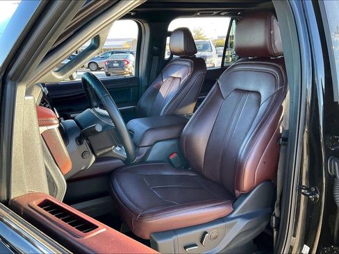 Used 2024 Ford Expedition Limited image 31
