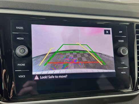 Used 2023 Volkswagen Atlas SE w/ Panoramic Sunroof Package AWD/4WD image 13