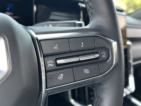 Used 2024 GMC Acadia Elevation image 24