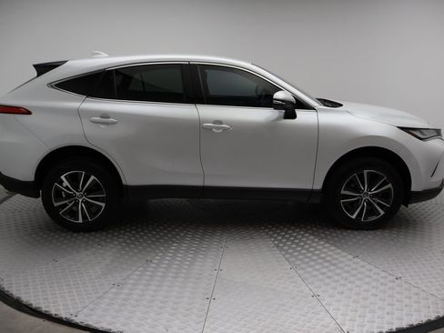 Certified 2023 Toyota Venza LE image 7