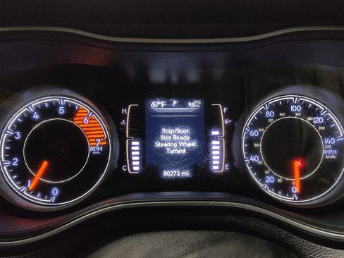 Used 2019 Jeep Cherokee Latitude Plus image 23