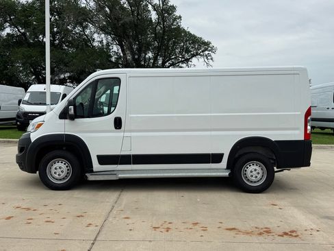 Used 2025 RAM ProMaster 2500 w/ U-Haul Equipment Group FWD image 2