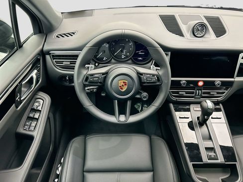 Used 2026 Porsche Macan AWD/4WD image 13