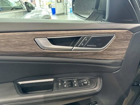 New 2026 Volkswagen Atlas SEL Premium R-Line AWD/4WD image 9