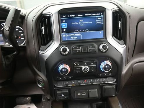 Used 2023 GMC Sierra 2500 SLT w/ SLT Premium Package image 10