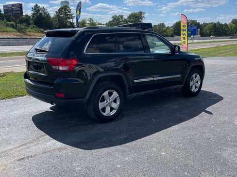 Used 2011 Jeep Grand Cherokee Laredo AWD/4WD image 5