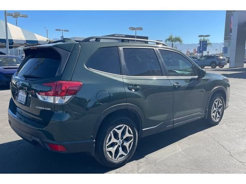 Used 2023 Subaru Forester Premium AWD/4WD image 5