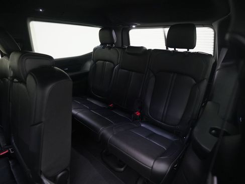 Used 2023 Jeep Wagoneer Series II w/ Convenience Group I AWD/4WD image 16